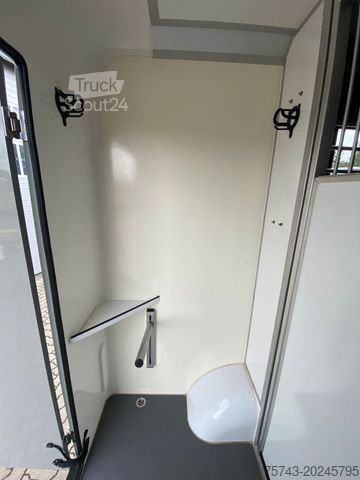 Transportor de animale RENAULT Master STX Haras 3 sitzer