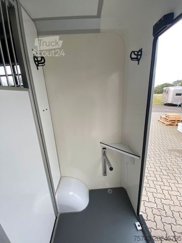 Transportor de animale RENAULT Master STX Haras 3 sitzer
