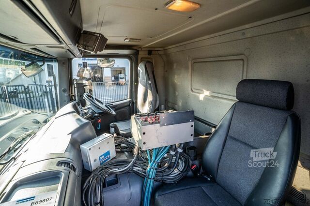 Varredora de rua SCANIA P280 - SCHORLINGER OPTIFANT 70