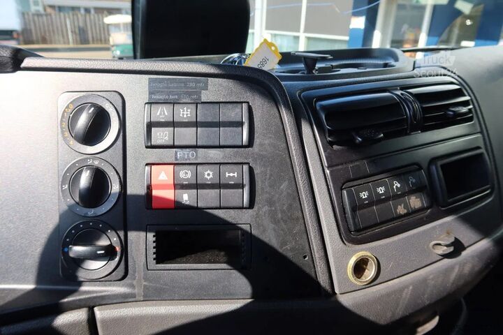 Autotransporter Mercedes-Benz Atego 1221 1221 L  Takel wagen 6 Persoons