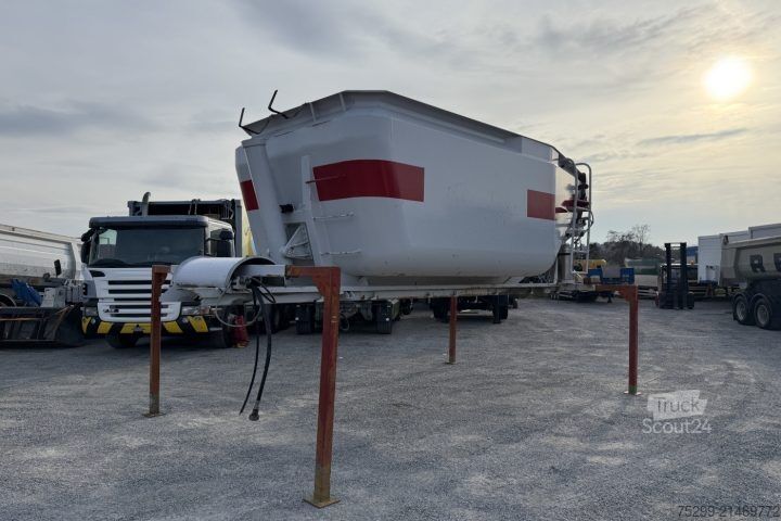 Komercinė transporto priemonė  Moser Betonsilo