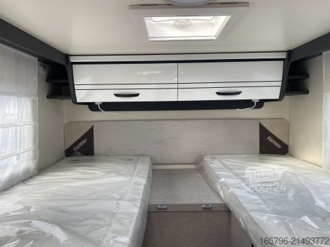 Camper semintegrato Forster T 699 EB 140 PS * Automatik * 3,5 t