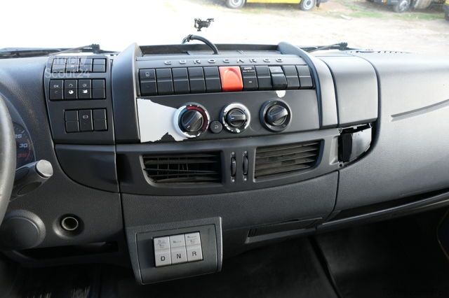Camião de caixa fechada iveco EuroCargo ML 120 E28/P