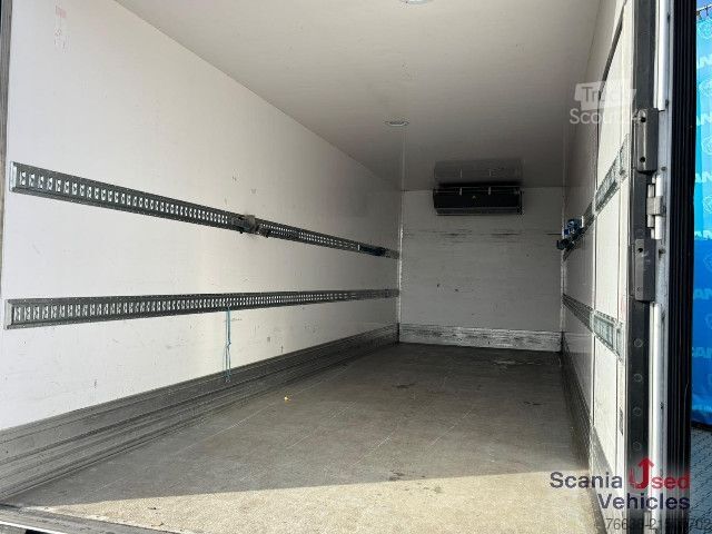 Camion frigorifique Scania P 250 DB4x2MNB FULL AIR FRIGO TAIL LIFT 2T