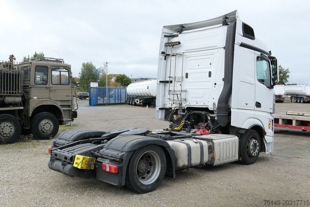 Bīstamo materiālu kravas automašīna MERCEDES-BENZ 1843 Actros 4x2, Retarder, 2x Tank, AC, Lowliner