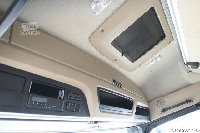 Bīstamo materiālu kravas automašīna MERCEDES-BENZ 1843 Actros 4x2, Retarder, 2x Tank, AC, Lowliner