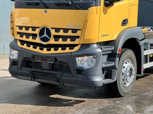Haakarm vrachtwagen MERCEDES-BENZ Arocs 2646 mit HYVA 2047-S Abrollkipper *NEU*
