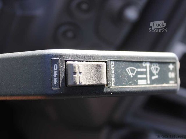 Φορτηγό πλατφόρμα με μουσαμά IVECO EUROCARGO 120E22