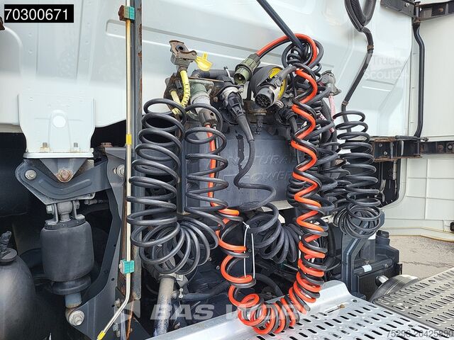 Standard tractor Iveco S-Way NP 460 4X2 LNG! NL-Truck Retarder 2xTanks...