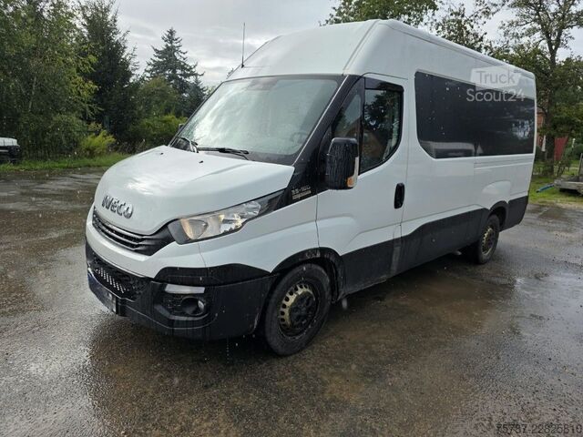 Fourgon surélevé IVECO 35S16, 1+2 Sitzer, Klima Automat, Trennwand, AHK
