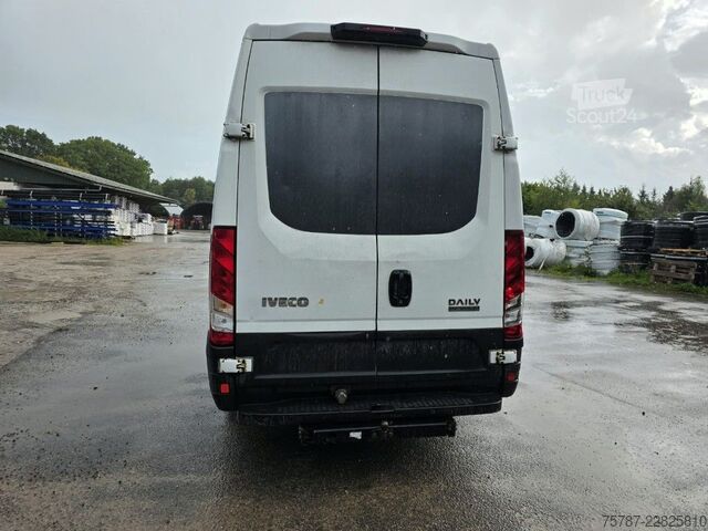Fourgon surélevé IVECO 35S16, 1+2 Sitzer, Klima Automat, Trennwand, AHK