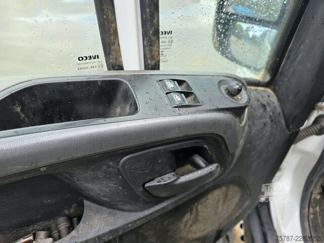 Dodávka s vysokou strechou IVECO 35S16 HiMatic, Klima Automat, 1+2 Sitzer, AHK