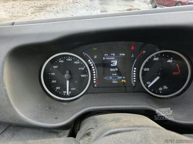 Dodávka s vysokou strechou IVECO 35S16 HiMatic, Klima Automat, 1+2 Sitzer, AHK