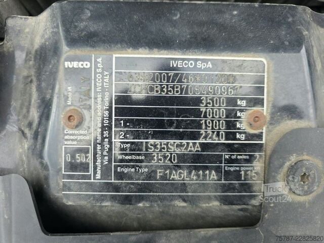 Dodávka s vysokou strechou IVECO 35S16 HiMatic, Klima Automat, 1+2 Sitzer, AHK