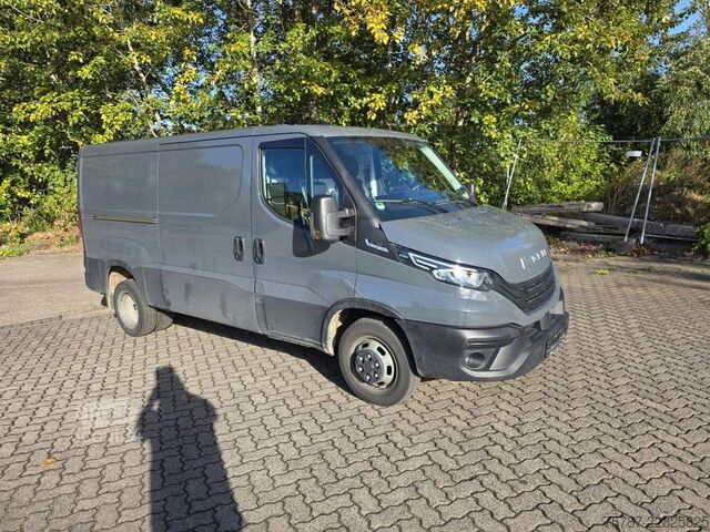 Dodávka s vysokou strechou IVECO 35C212  Air Pro, zwillingsbereift, full option!