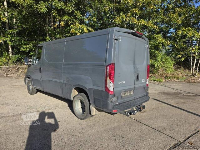 Dodávka s vysokou strechou IVECO 35C212  Air Pro, zwillingsbereift, full option!