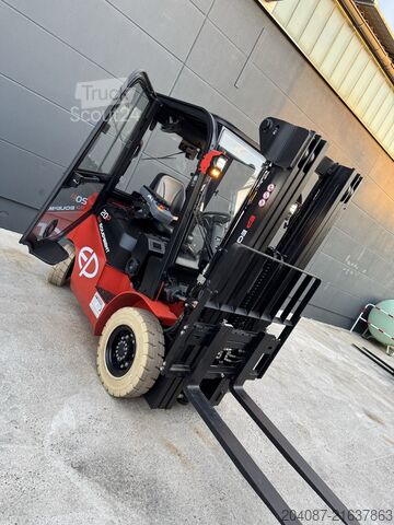 Heftruck EP Equipment EFL203P Lithium Ionen Triplex