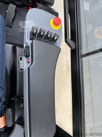 Heftruck EP Equipment EFL203P Lithium Ionen Triplex