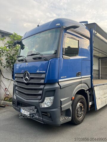 Truck with beverage superstructure Mercedes-Benz Actros 2548
