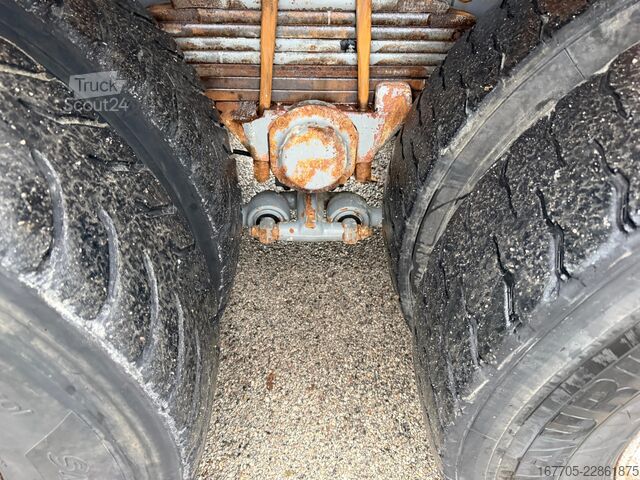 Betongpumpbil Astra HD7 84.42