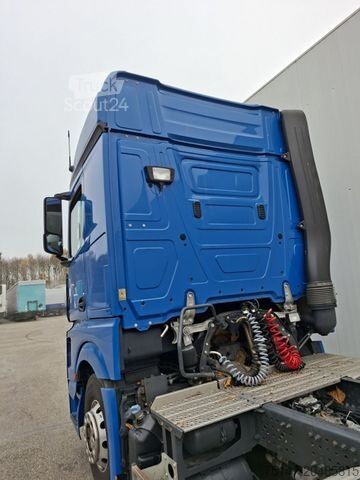Standaard trekker MERCEDES-BENZ 1846 LS Actros StreamSpace ACC Navi Euro6D