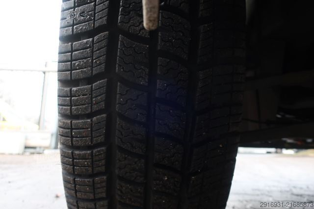 Dobozos furgon RENAULT Trafic Kasten L2H1 2,9t Komfort / Klima / FN:266