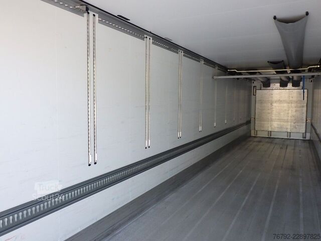 Hűtő félpótkocsi SCHMITZ CARGOBULL SKO 24/L V7 Multitemp/Doppelst./Trennwand/Liftac