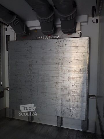 Hűtő félpótkocsi SCHMITZ CARGOBULL SKO 24/L V7 Multitemp/Doppelst./Trennwand/Liftac