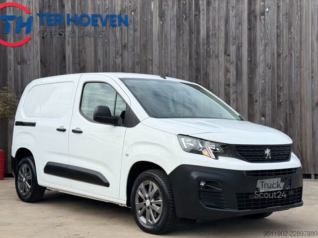 Dobozos furgon PEUGEOT Partner 1.5 BlueHDI Premium L1H1 AHK Tempo. 73KW