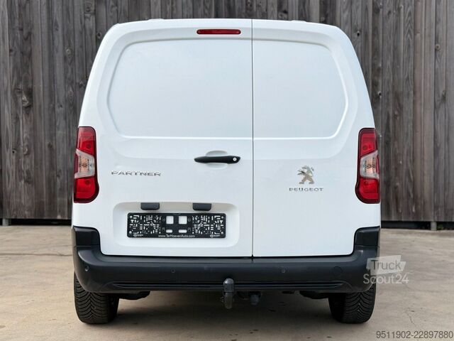 Dobozos furgon PEUGEOT Partner 1.5 BlueHDI Premium L1H1 AHK Tempo. 73KW