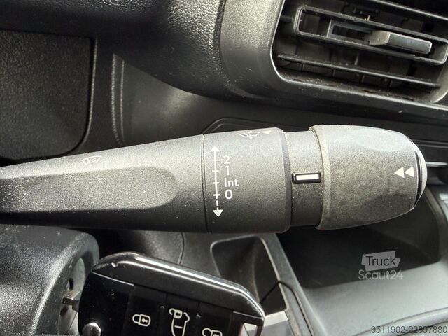 Dobozos furgon PEUGEOT Partner 1.5 BlueHDI Premium L1H1 AHK Tempo. 73KW