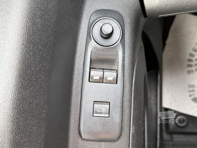 Dobozos furgon PEUGEOT Partner 1.5 BlueHDI Premium L1H1 AHK Tempo. 73KW