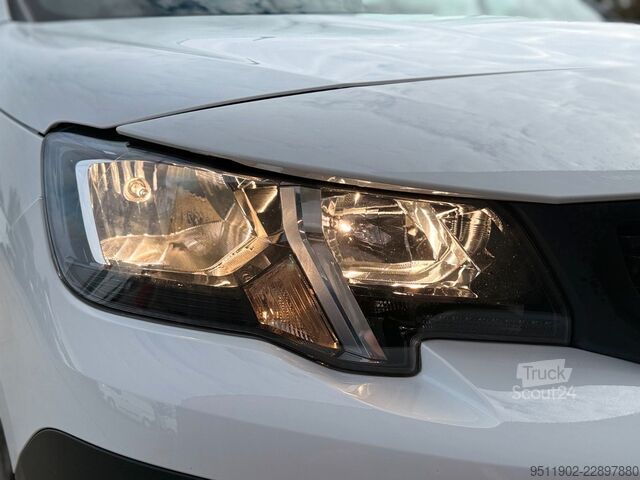 Dobozos furgon PEUGEOT Partner 1.5 BlueHDI Premium L1H1 AHK Tempo. 73KW