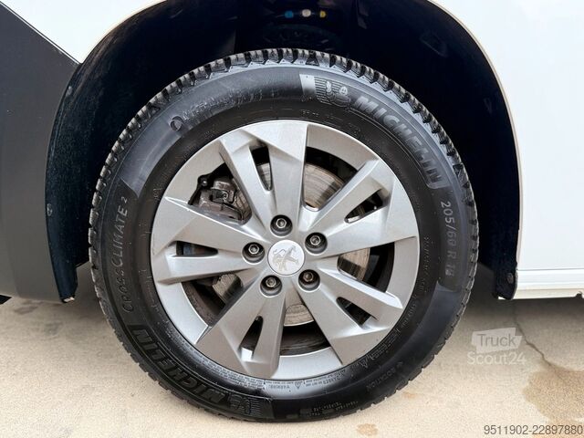 Dobozos furgon PEUGEOT Partner 1.5 BlueHDI Premium L1H1 AHK Tempo. 73KW