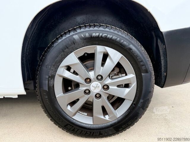 Dobozos furgon PEUGEOT Partner 1.5 BlueHDI Premium L1H1 AHK Tempo. 73KW