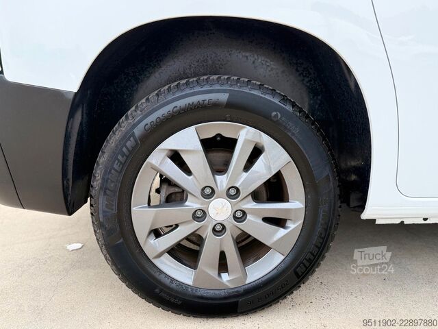 Dobozos furgon PEUGEOT Partner 1.5 BlueHDI Premium L1H1 AHK Tempo. 73KW