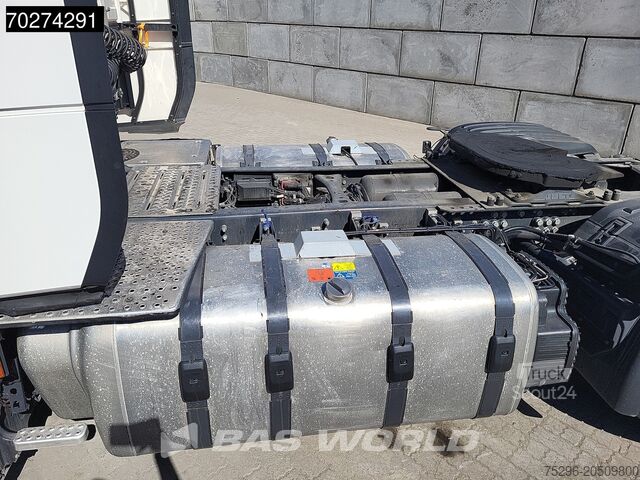 Standard tractor Scania S460 S 4X2 Retarder 2x Tanks ACC Euro 6