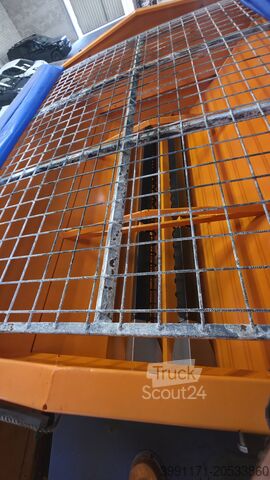 Unimog med Schmidt spreder og plovblad Mercedes-Benz Unimog U527 Hydrostat Vario-Pilot Zapfwe