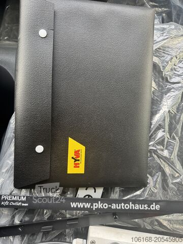 Hookloader Fuso Canter 9C18 Abrollkipper HYVA 6 T