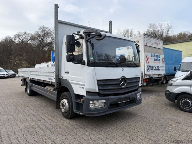 Camion plateau avec bâche MERCEDES-BENZ 1223 Atego org 284 Tkm 7,10 m Ladefl . E6 Tüvneu