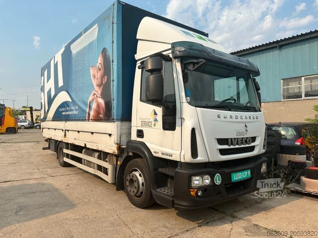 Camion cu platformă și prelată IVECO 120E22