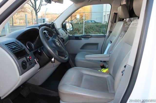 Brandbil VOLKSWAGEN T5 Transporter Hochdach lang/KTW/Klima/FN: A94