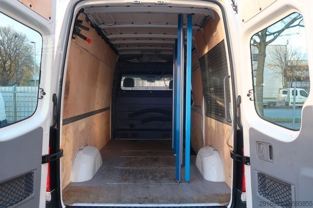 Kombi z visokim stropom VOLKSWAGEN Crafter L2H2 1.Hand / Klima / SHZ / FN:87