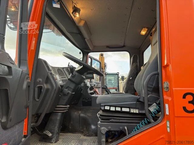 Vrachtwagen met kraan MAN 26.364 6x4