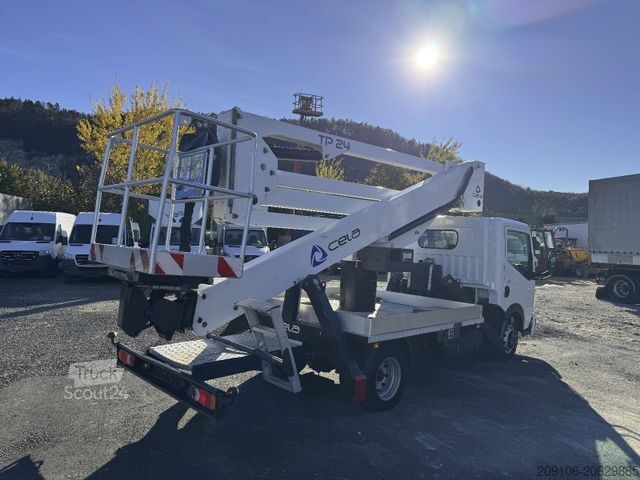 Hoogwerker vrachtwagen RENAULT Maxity Gelenkhubarbeitsbühne Cela TB 24 meter