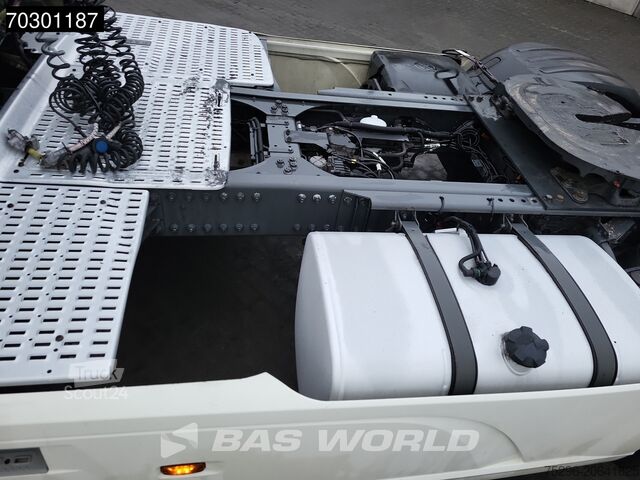 Standaard trekker DAF CF 330 CF 330 FT 4X2 Low Mileage! NL-Truck Manual