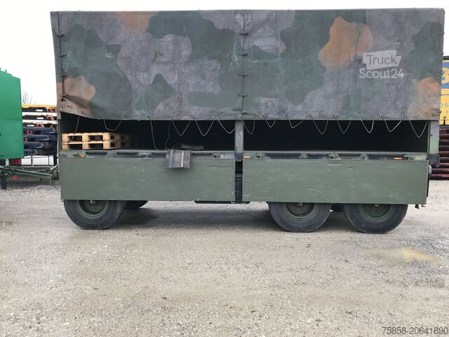 Причіп з бортовою платформою та тентом SCHMITZ 3Achser Bundeswehr mit HU+SP TOP Zustand