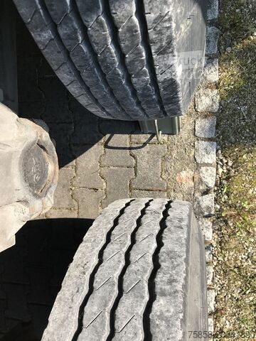 Причіп з бортовою платформою та тентом SCHMITZ 3Achser Bundeswehr mit HU+SP TOP Zustand