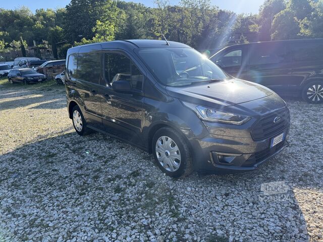 شاحنة صغيرة Ford Transit Connect