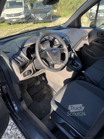 شاحنة صغيرة Ford Transit Connect